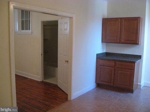 802 2nd St, Philadelphia PA 19122-3324 exterior