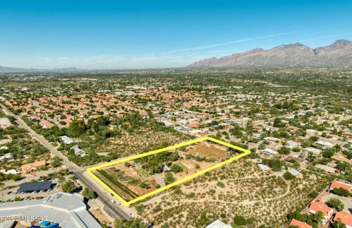 8305 Pima St, Tucson AZ  85715-5219 exterior