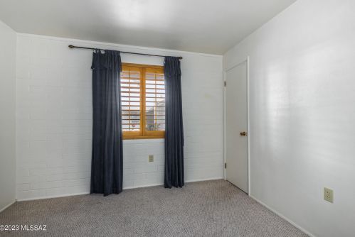 414 Silverbell Rd, Tucson AZ 85745-9385 exterior