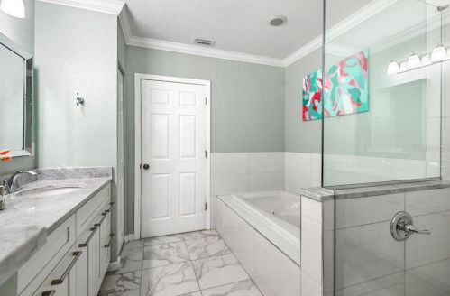 3901 Bay View Ave, Tampa FL 33611-1233 exterior