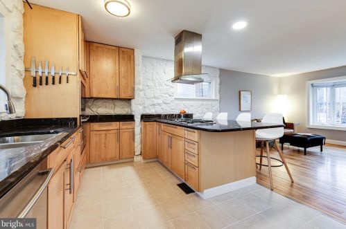 116 Gladden St, Alexandria VA 22304-2402 exterior