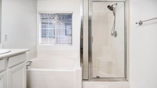 2940 Nau Ave, Tustin CA 92782-3377 exterior