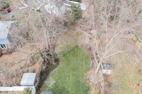 31 Oak Crst Dr, Huntington Station NY 11746-3920 exterior