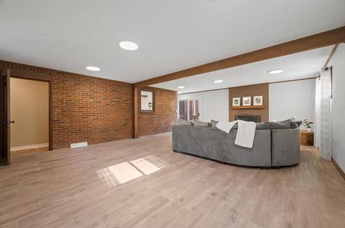 502 Braddock Rd, Pittsburgh PA 15221-3734 exterior