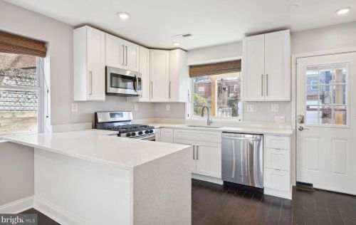 1741 Gales Pl, Washington DC 20002-7207 exterior