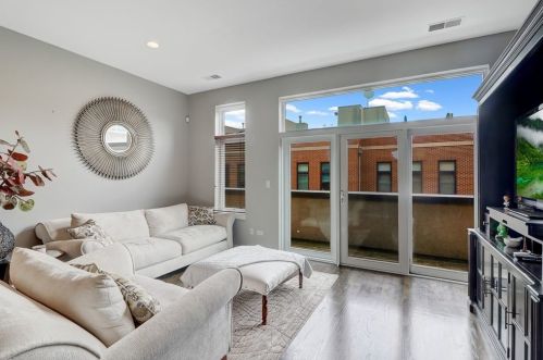 1727 George St, Chicago IL  60657-6874 exterior