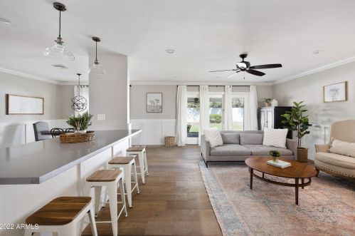 3809 51st St, Phoenix AZ  85018-6118 exterior