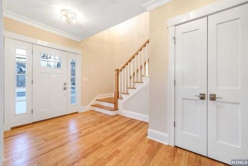 81 Trommel Dr, Mahwah NJ 07430-1533 exterior