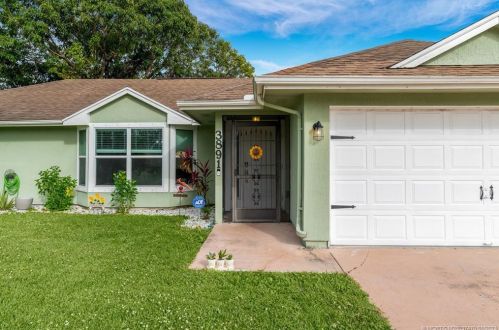 3891 Chicopee St, Fort Pierce FL  34953-5373 exterior