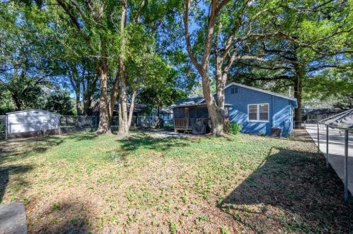 6718 11 St, Tampa FL 33604-3215 exterior