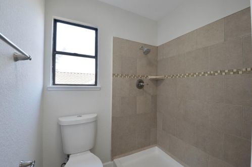 2103 Bristol Park Cir, Turlock CA  95382-2965 exterior