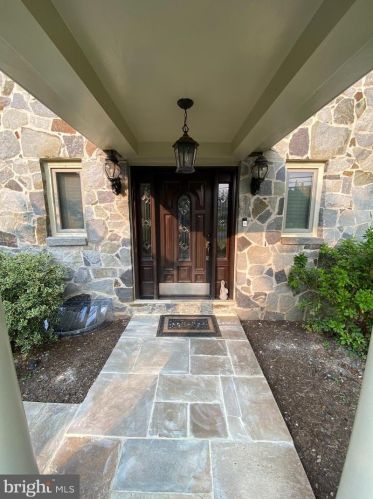 9833 Kentsdale Dr, Rockville MD  20854-4455 exterior