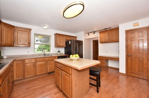 2102 Walnut St, Milwaukee WI 53205-1422 exterior