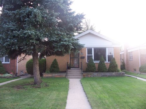 5984 Elston Ave, Chicago, IL 60646-5539