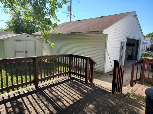 907 Krings Ln, Joliet IL 60435-3832 exterior