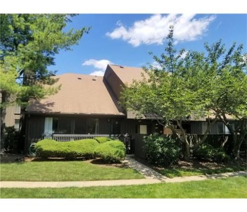 15 Westgate Dr, Edison, NJ 08820-1107