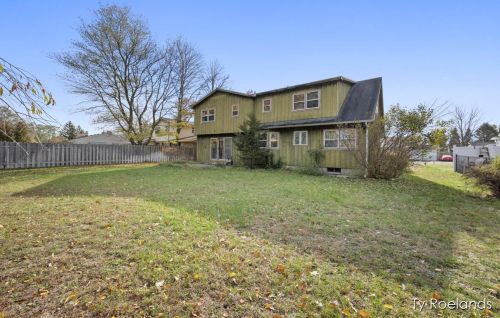 3325 Tomahawk Dr, Wyoming, MI