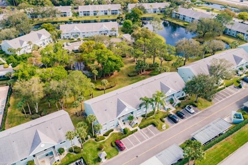 105 Wading Bird Cir, Naples FL 34110-9201 exterior