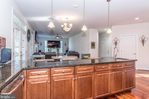 8106 Ashton St, Alexandria VA 22309-1345 exterior