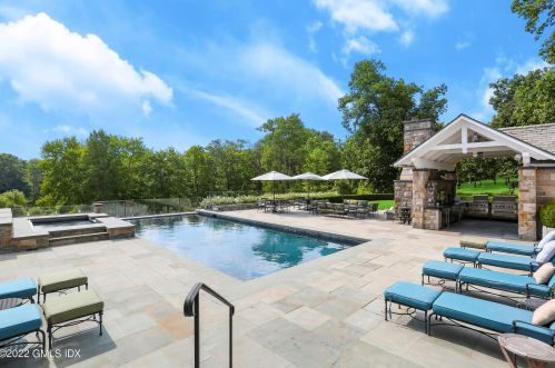 59 Mooreland Rd, Greenwich CT 06831-2645 exterior