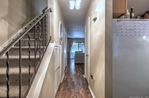 17 Santangelo Ter, Derby, CT