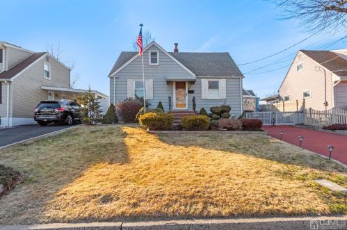 51 Cornell St, Avenel, NJ 07001-1828
