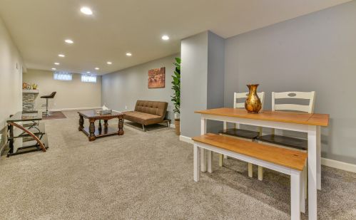 5327 90, Milwaukee WI 53214-2832 exterior