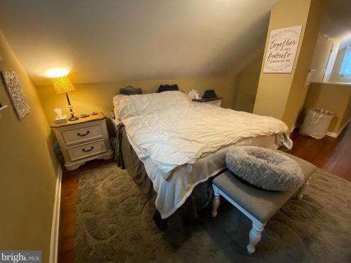 317 Oakland Ave, Camden NJ 08107-1211 exterior