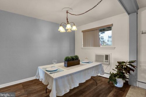 421 Fairview St, Pottstown PA 19464-6136 exterior