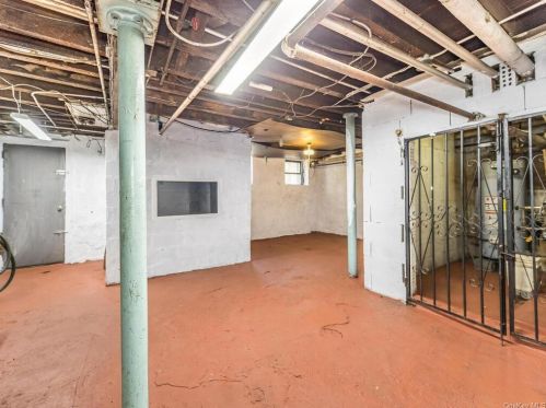 2224 Valentine Ave, Bronx NY 10458-7139 exterior