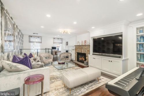 2109 Locust St, Philadelphia PA 19103-4802 exterior