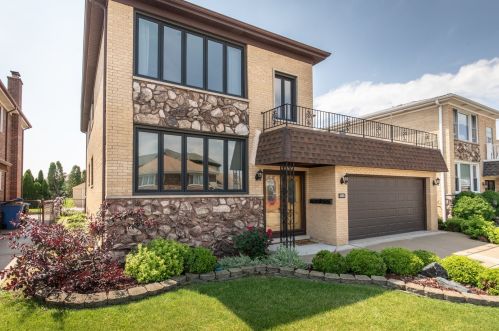 4558 Maria Ct, Chicago, IL 60656-4266