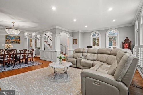 1544 Hampton Hill Cir, Mc Lean VA  22101-6021 exterior