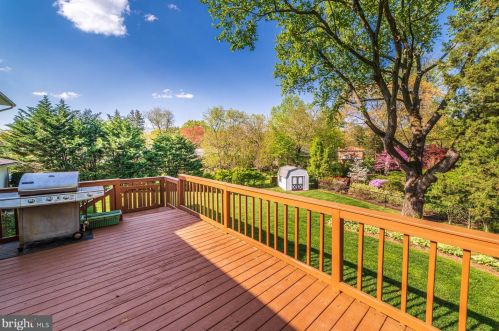 1817 Baldwin Dr, Mc Lean VA 22101-5055 exterior