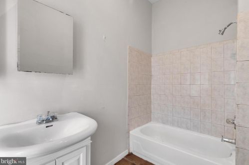 1422 Diamond St, Philadelphia PA 19122-1721 exterior