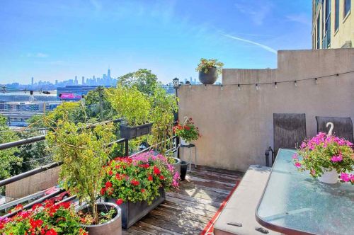 518-530 Gregory Ave, Union City NJ  07086-5706 exterior