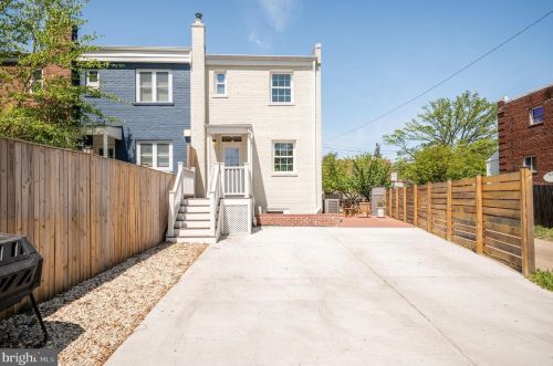 21 Clifford Ave, Alexandria VA  22305-2702 exterior