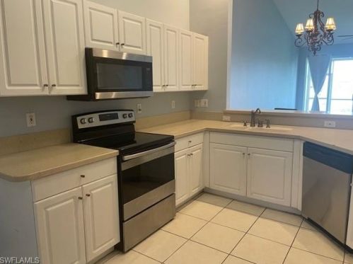 7891 Sanctuary Cir, Naples, FL 34104-5865