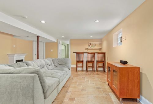 6353 Kilpatrick Ave, Chicago IL 60652-2009 exterior