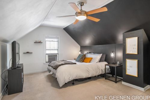 1114 Northlawn St, Grand Rapids MI 49505-3724 exterior