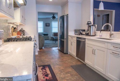 7430 Hallcrest Dr, Mc Lean VA  22102-2929 exterior