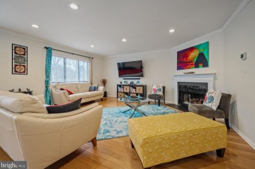 22 Exeter Ct, Princeton, NJ 08540-7048