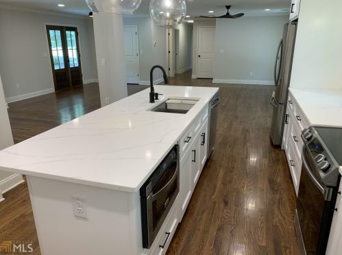 2565 Hawthorne Dr, Atlanta GA 30345-2039 exterior