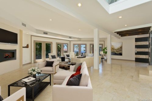 169 Kokololio Pl, Honolulu, HI 96821-2563