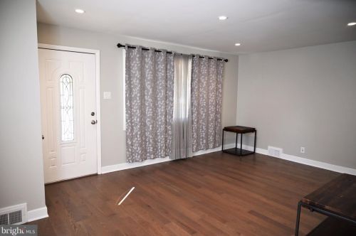 9427 Academy Rd, Philadelphia PA  19114-2623 exterior