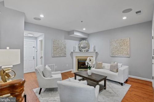 1626 Colonial Hills Dr, Mc Lean VA  22102-2938 exterior