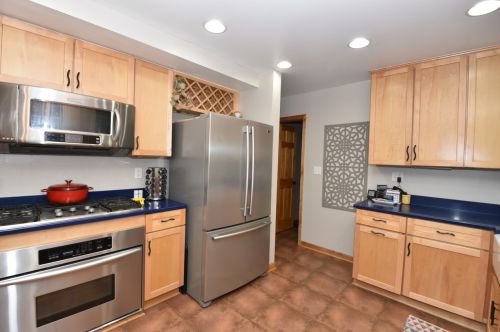 11825 Garfield Ave, Milwaukee WI  53226-2025 exterior