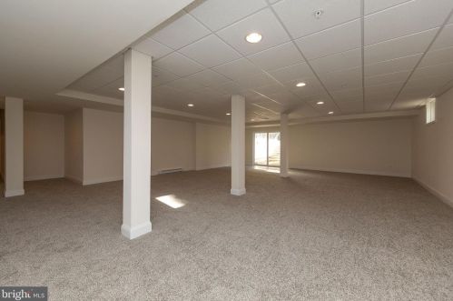 479 Pheasant Dr, Huntingdon Valley PA  19006-3047 exterior