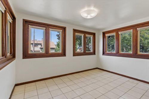 2044 59, Milwaukee WI 53210-1505 exterior