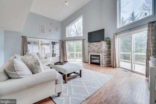 108 Monticello Cir, Locust Grove, VA 22508-5331